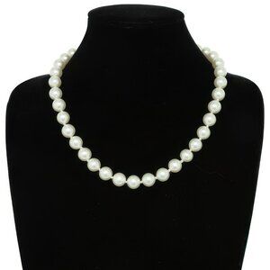 White Pearlescent Pearl Beaded Necklace